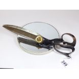 A 19TH CENTURY PAIR OF TAILORS SHEARS / SCISSORS BY R. HEINISCH, THE INVENTOR, NEWARK, USA. 37 CM