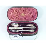 A VICTORIAN 3 PIECE SILVER CHRISTENING SET IN ORIGINAL FITTED CASE