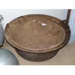 A LARGE IRON COOKING POT 80CM WIDE