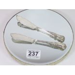 TWO SILVER BUTTER KNIVES, HALLMARKED LONDON 1904 / 7. WEIGHT 79g