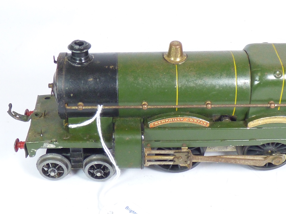 HORNBY CAERPHILLY CASTLE LOCO AND TENDER, O GAUGE, ELECTRIC MOTOR. A/F UNTESTED - Image 9 of 18