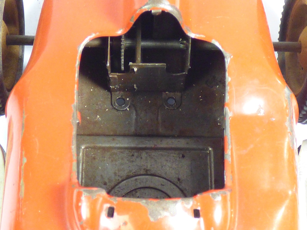 RED TINPLATE RACING CAR, MADE IN WEST GERMANY, MISSING SEAT & INTERIOR, WITH DRIVER STEERING - Image 6 of 12