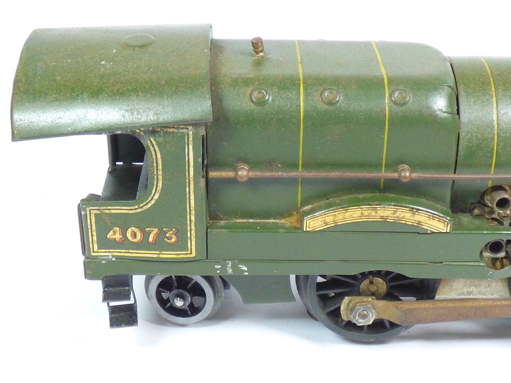 HORNBY CAERPHILLY CASTLE LOCO AND TENDER, O GAUGE, ELECTRIC MOTOR. A/F UNTESTED - Image 6 of 18