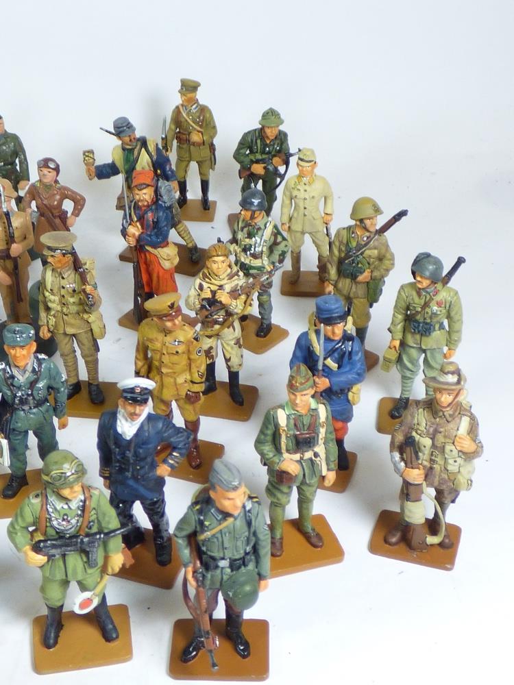 A LARGE COLLECTION OF DEL PRADO FIGURES - MILITARY - Image 2 of 9