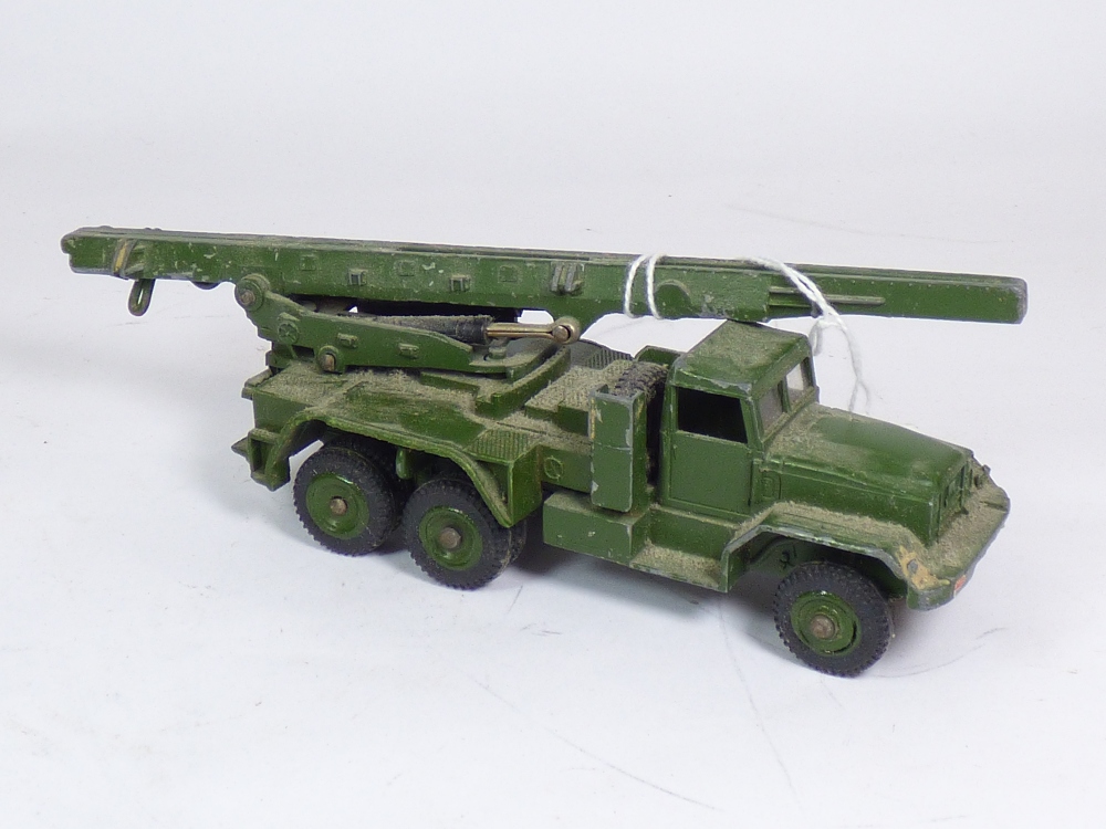 4 MILITARY DIECAST CANNON / FIELD GUNS INC MECCANO & BRITAINS - Image 2 of 15