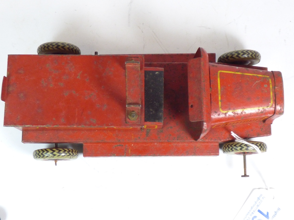 TIN PLATE FIRE ENGINE WITH DETACHABLE LADDER, CLOCKWORK MOTOR, CHAD VALLEY. A/F - Image 8 of 8