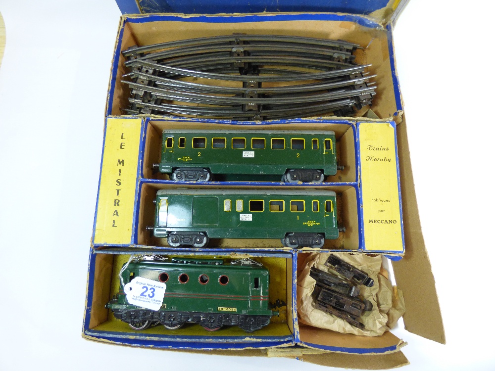 FRENCH HORNBY OBBV LE MISTRAL ELECTRIC TRAINSET CONTAINING ENGINE, 2 COACHES, TRACK WITH ORIGINAL - Image 2 of 19