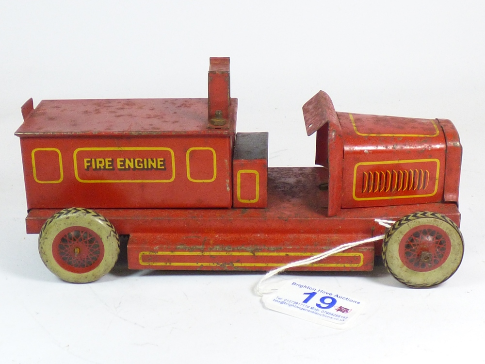 TIN PLATE FIRE ENGINE WITH DETACHABLE LADDER, CLOCKWORK MOTOR, CHAD VALLEY. A/F - Image 6 of 8