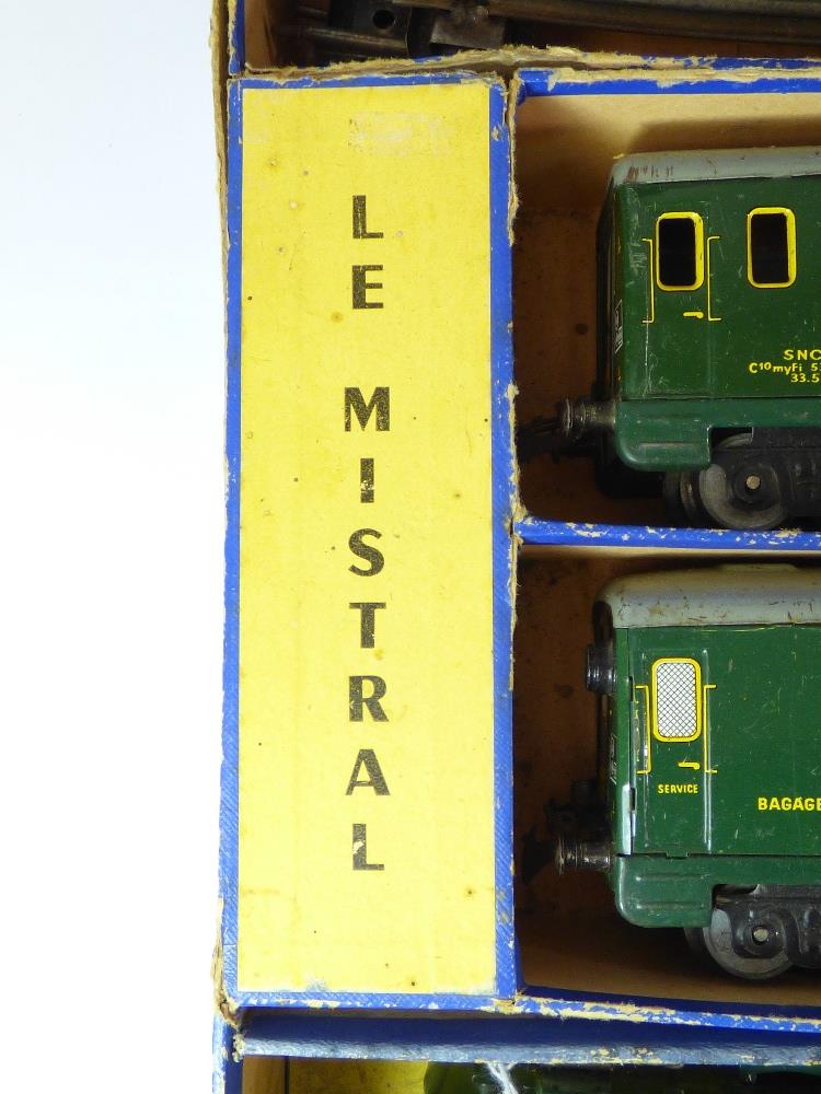 FRENCH HORNBY OBBV LE MISTRAL ELECTRIC TRAINSET CONTAINING ENGINE, 2 COACHES, TRACK WITH ORIGINAL - Image 4 of 19