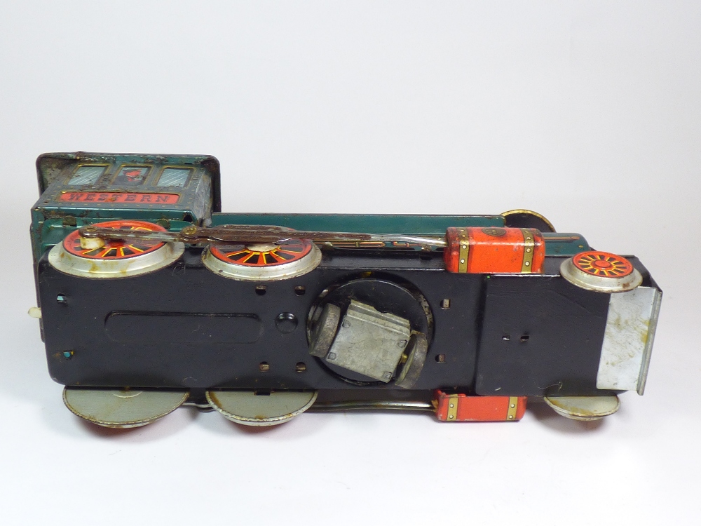 MODERN TOYS (JAPAN) WESTERN TIN PLATE LOCOMOTIVE - Image 5 of 7