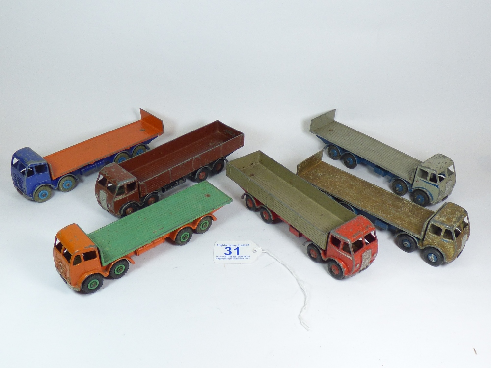 DINKY TOYS : A QUANTITY OF FODEN LORRIES, 1ST CAB AND 2ND CAB INCLUDING GREY & BLUE 1ST CAB. ALL - Image 2 of 4
