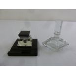 Art Deco black glass inkwell and clear glass Art Deco perfume bottle, A/F