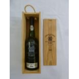 Cockburns late bottled vintage port 1984 in presentation wooden box