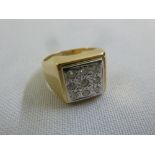 18ct yellow gold and diamond gentlemans dress ring set with nine brilliant cut diamonds, approx