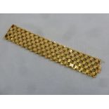 18ct yellow gold bracelet, approx total weight 65.7g