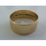 9ct yellow gold wedding band, approx total weight 5.0g