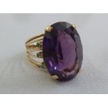 9ct yellow gold amethyst ring, approx total weight 9.0g