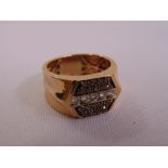 14ct yellow gold diamond ring set with white and brown diamonds, approx total weight 10.7g