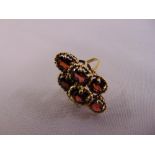 9ct yellow gold and garnet cluster ring, approx total weight 6.4g