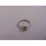 18ct white gold diamond solitaire ring, approx total weight 3.1g