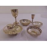 A quantity of silver to include three bonbon dishes, a shell shaped dish and two Kiddush cups (6)