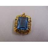 18ct yellow gold and blue topaz pendant, approx total weight 15.8g