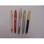 A quantity of fountain pens and propelling pencils to include Parker, Cross and Sheaffer (5)