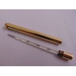 9ct yellow gold cartridge with screw off top to reveal a thermometer