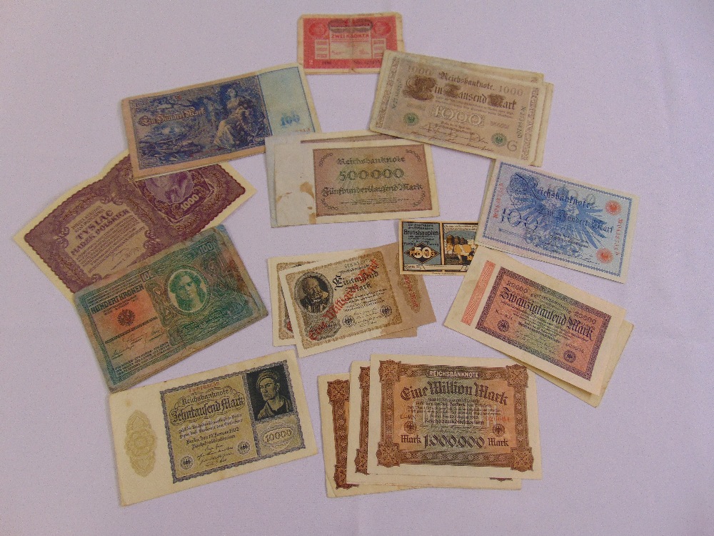 A quantity of foreign bank notes various countries and denominations