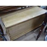 A pine flat top rectangular blanket box, length 3'