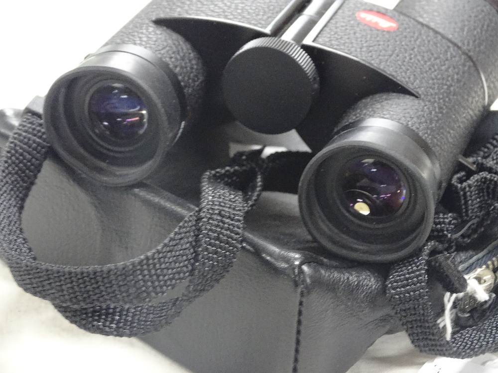 A pair of Leitz Trinovid 10 x 40 binoculars. - Image 2 of 2