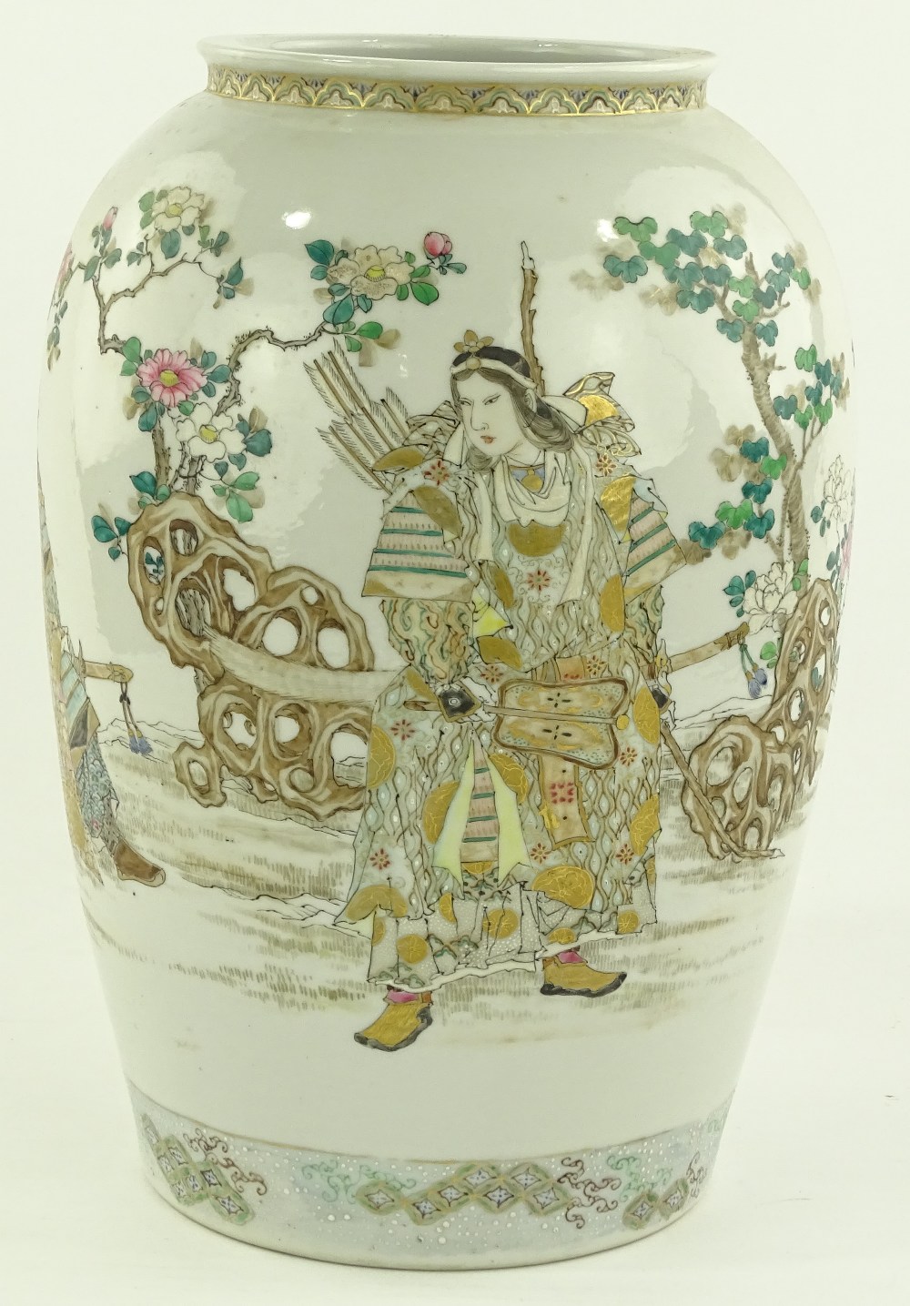 A Chinese porcelain jar, hand painted and gilded e