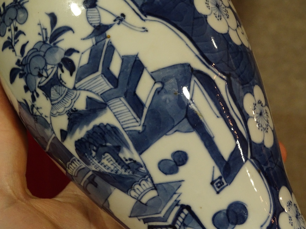 3 Chinese blue and white porcelain vases and a por - Image 17 of 18