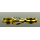 3 - 22ct gold wedding bands, total weight 6.1g.