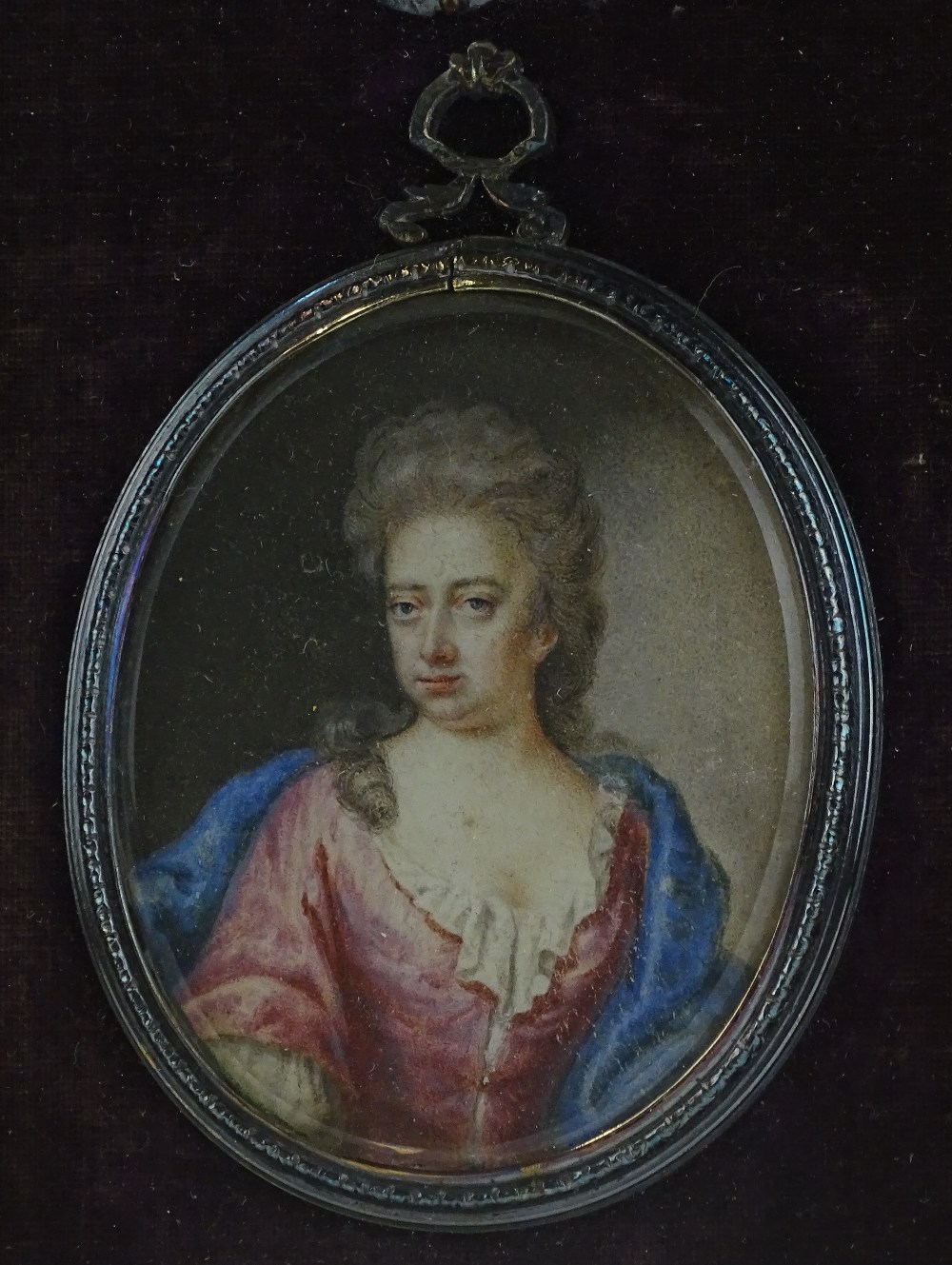 An 18th century miniature watercolour portrait of - Image 2 of 10