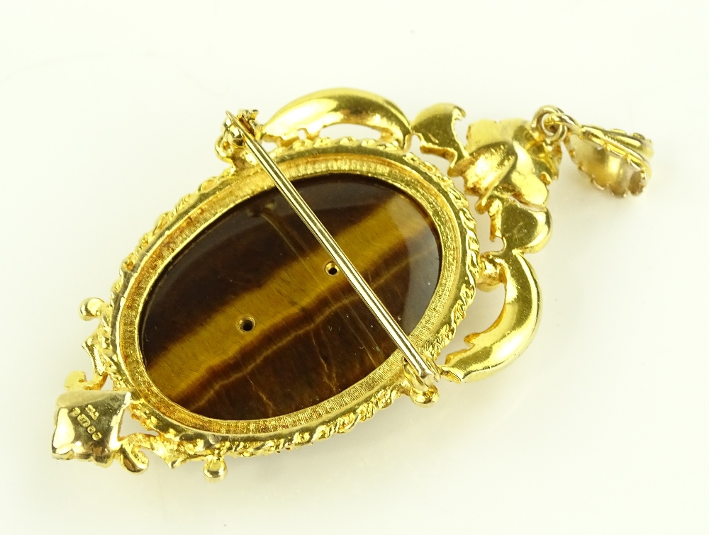 An ornate 9ct gold tiger's eye and diamond set pen - Image 4 of 4