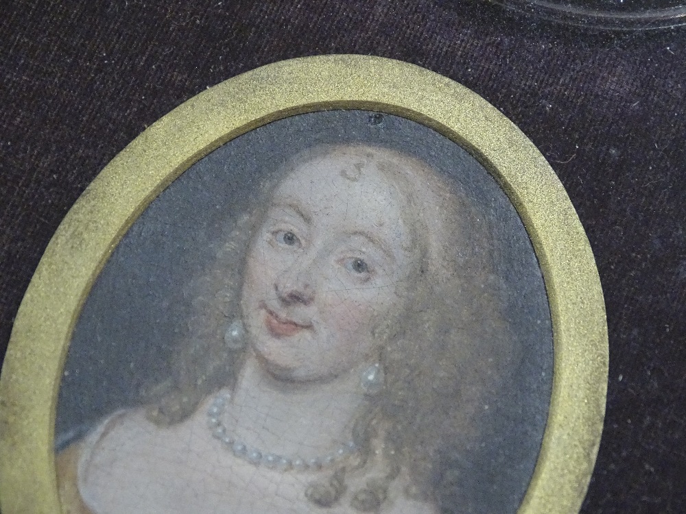 An 18th century miniature watercolour portrait of - Image 7 of 10