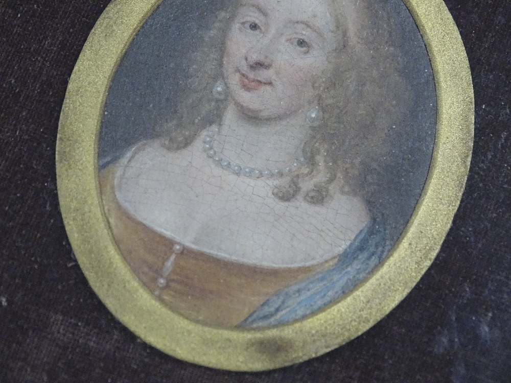 An 18th century miniature watercolour portrait of - Image 8 of 10