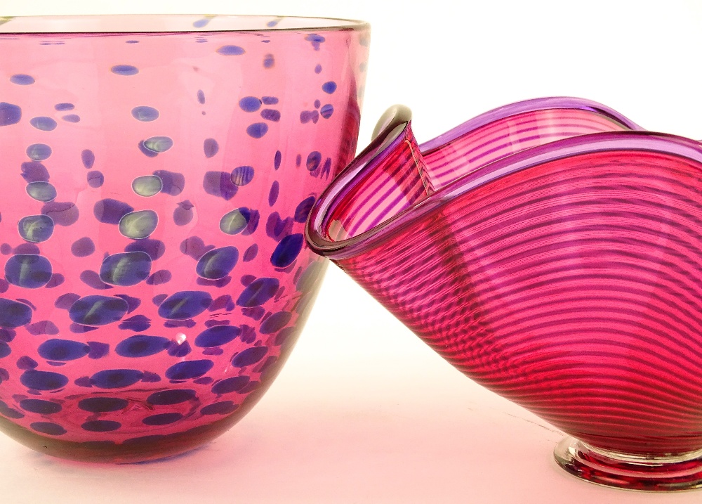 A free-form striped glass bowl by Bob Crooks, diam