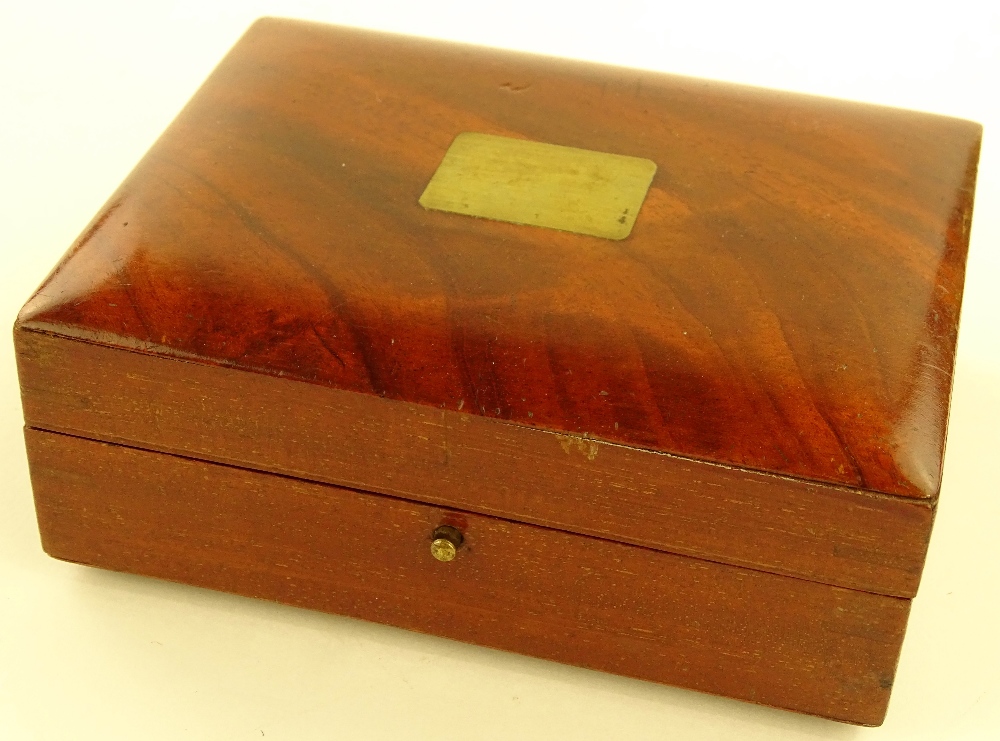 A Victorian hydrometer in mahogany case, case widt - Bild 4 aus 4