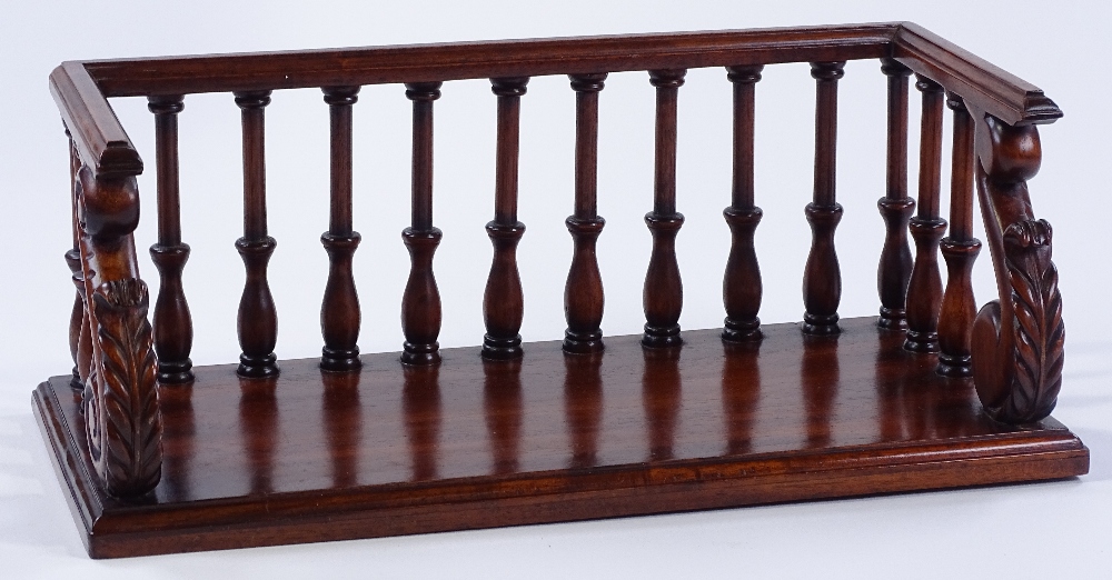 A reproduction mahogany desktop book rack, with ca - Image 2 of 3