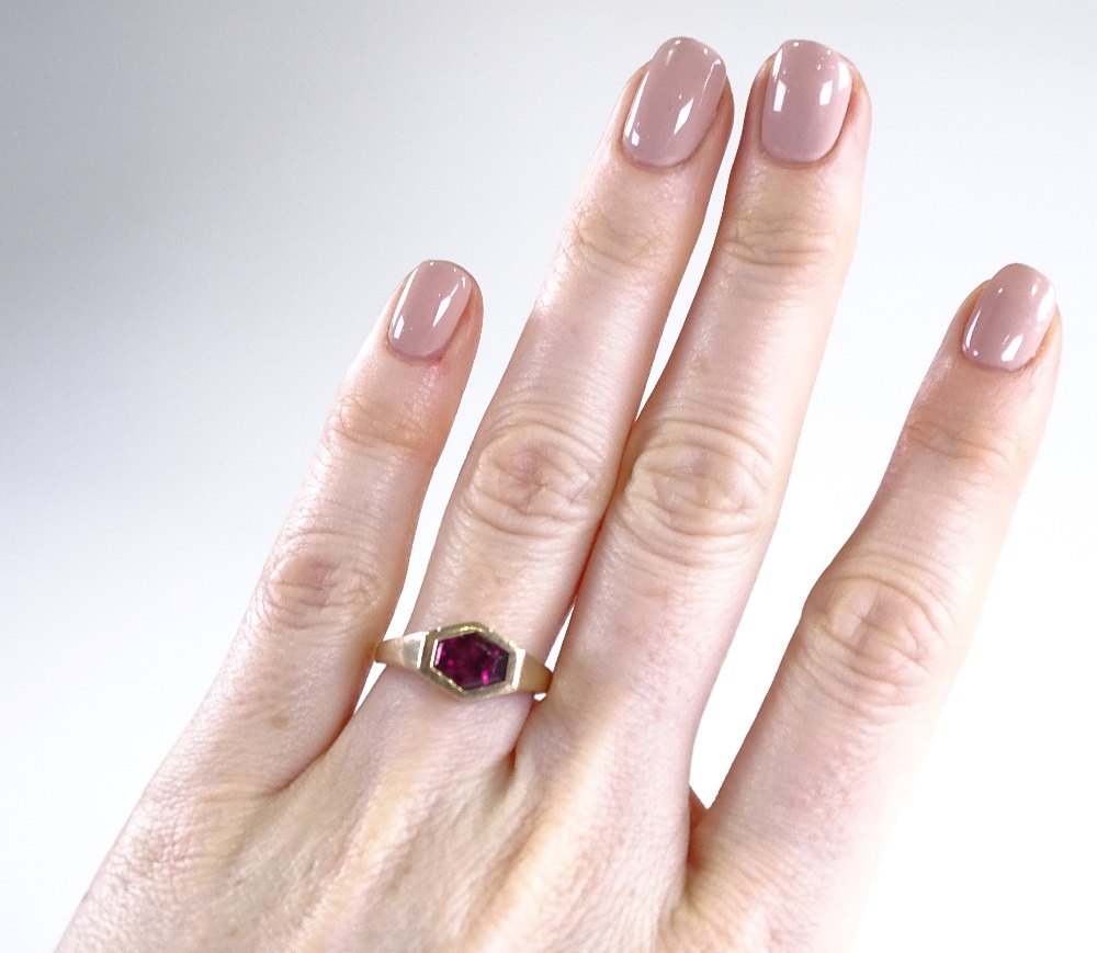 A 9ct gold hexagonal-cut garnet signet ring, setti - Image 4 of 4