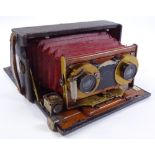 A Lizars Challenge stereoscopic camera, mahogany a