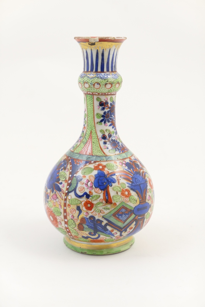 Chinese clobbered guglet, late 18th/early 19th Century,