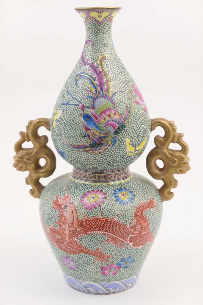 Quality Chinese Republic double gourd vase,