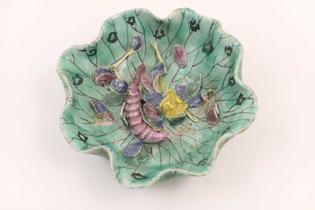 Chinese famille verte water lily dish, 18th or 19th Century, centred with a lily and a crustacean,