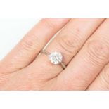 Diamond solitaire ring, the brilliant cut stone of approx. 1.