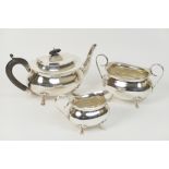 George V silver three piece tea service, Birmingham 1914,