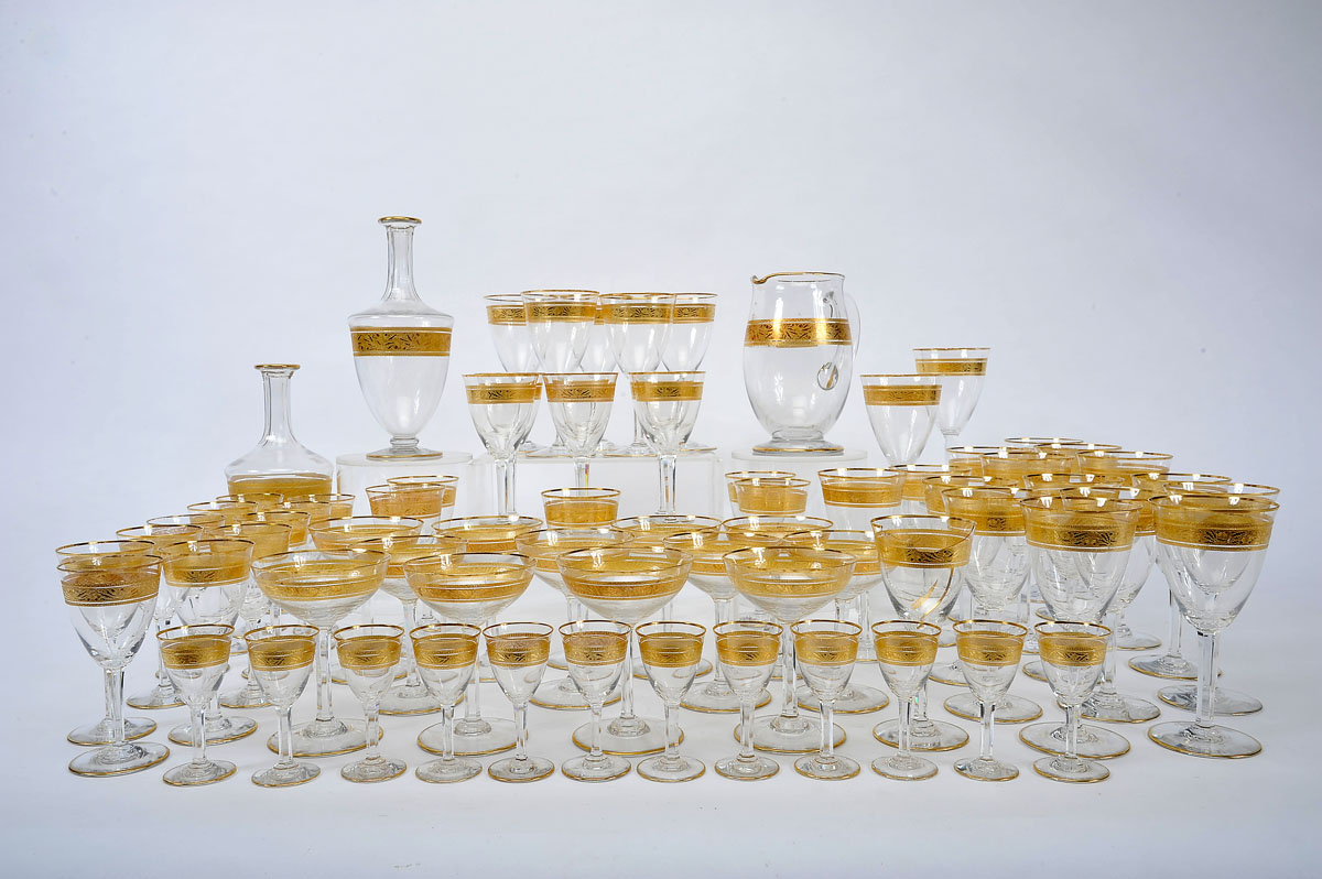 Part of a Glassware for Twelve "Colorado", Baccarat moulded crystal, gilt decoration, comprising two - Image 4 of 5