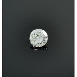 A Diamond, brilliant cut with the approximate weight of 1.22 ct. (7.04~7.11 x 4.01 mm), colour